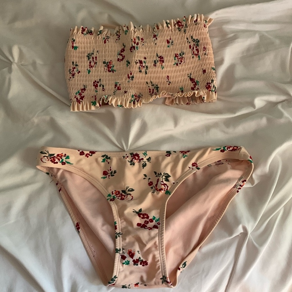 Strapless swimsuit